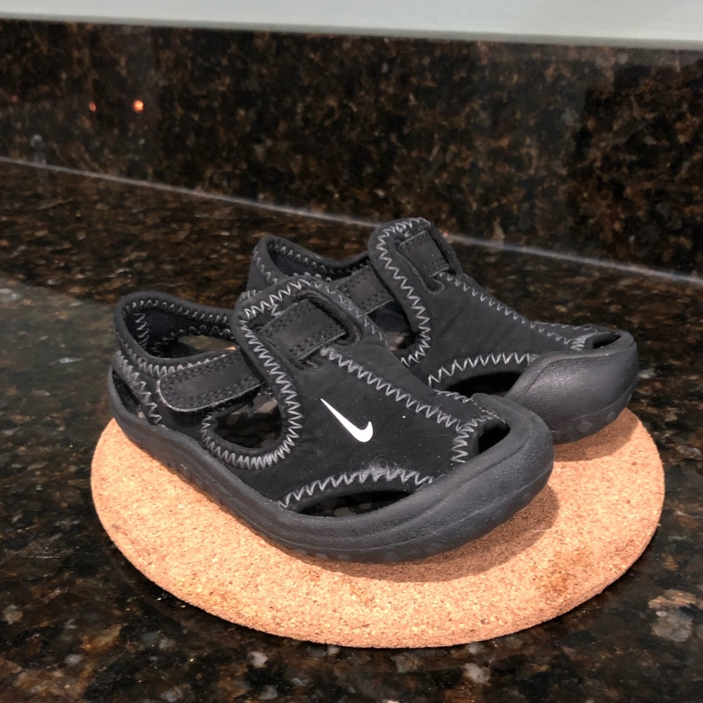 Nike Sunday Protector Sandals